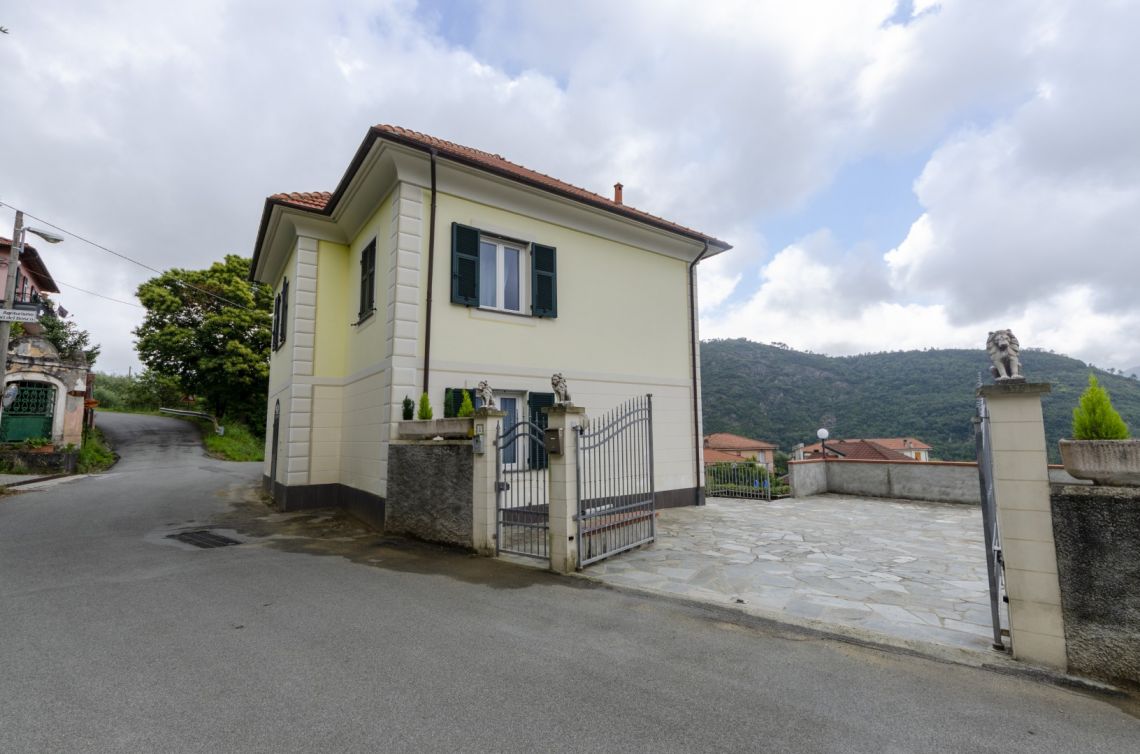 751 | Castiglione Chiavarese - Ville - Tigullio